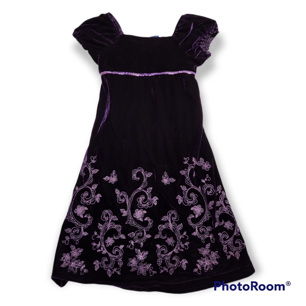 Basic Editions Velvety Dress
